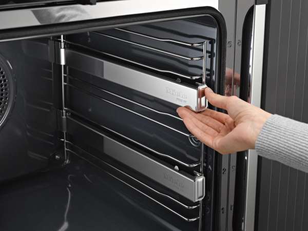 Miele H 7464 BP Backofen im perfekt kombinierbaren Design mit Speisenthermometer und LED-Beleuchtung